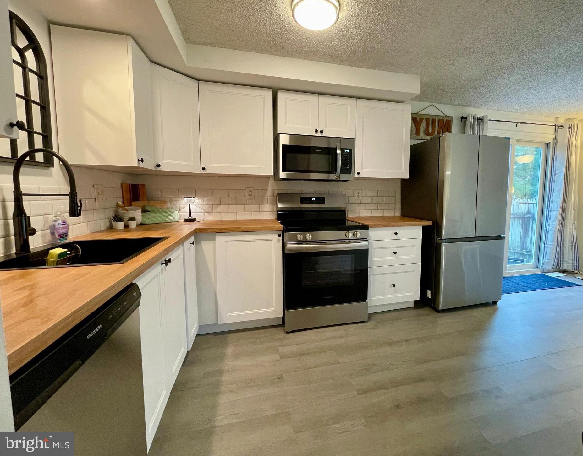 ROLLING MEADOWS - Residential