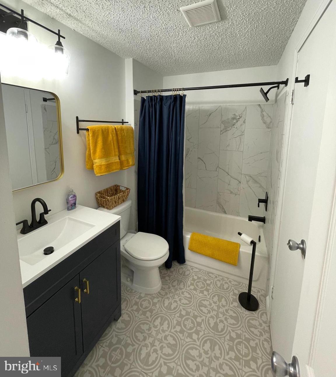 ROLLING MEADOWS - Residential