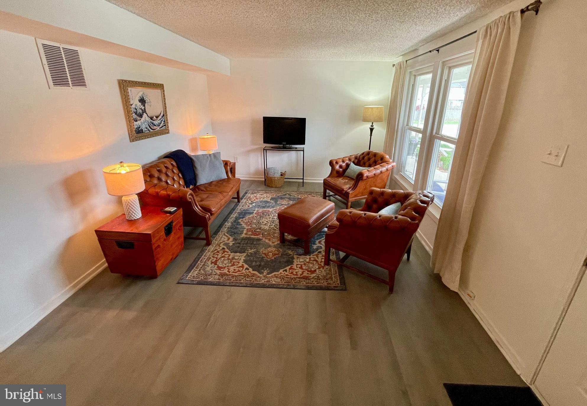 ROLLING MEADOWS - Residential