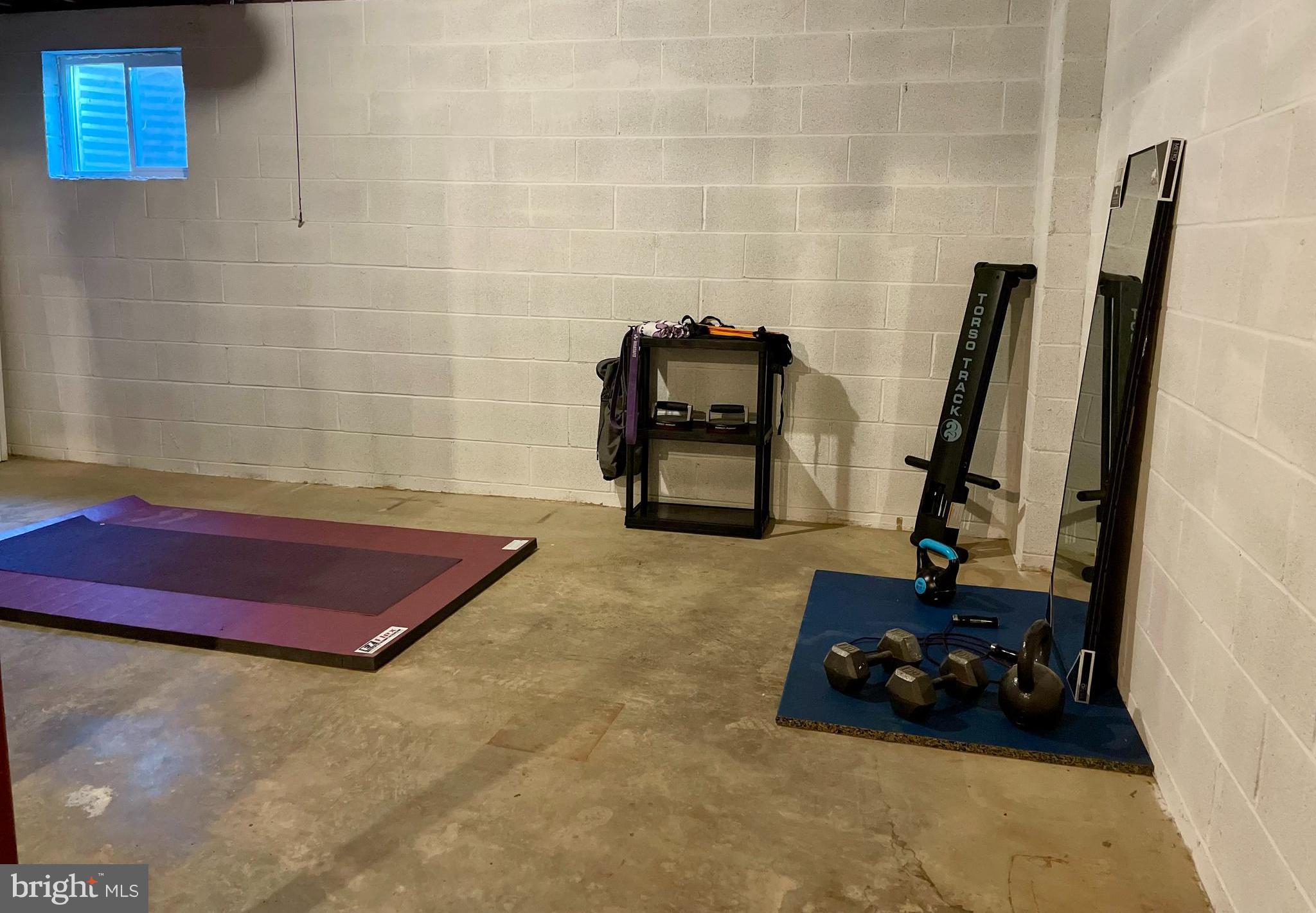 ROLLING MEADOWS - Residential