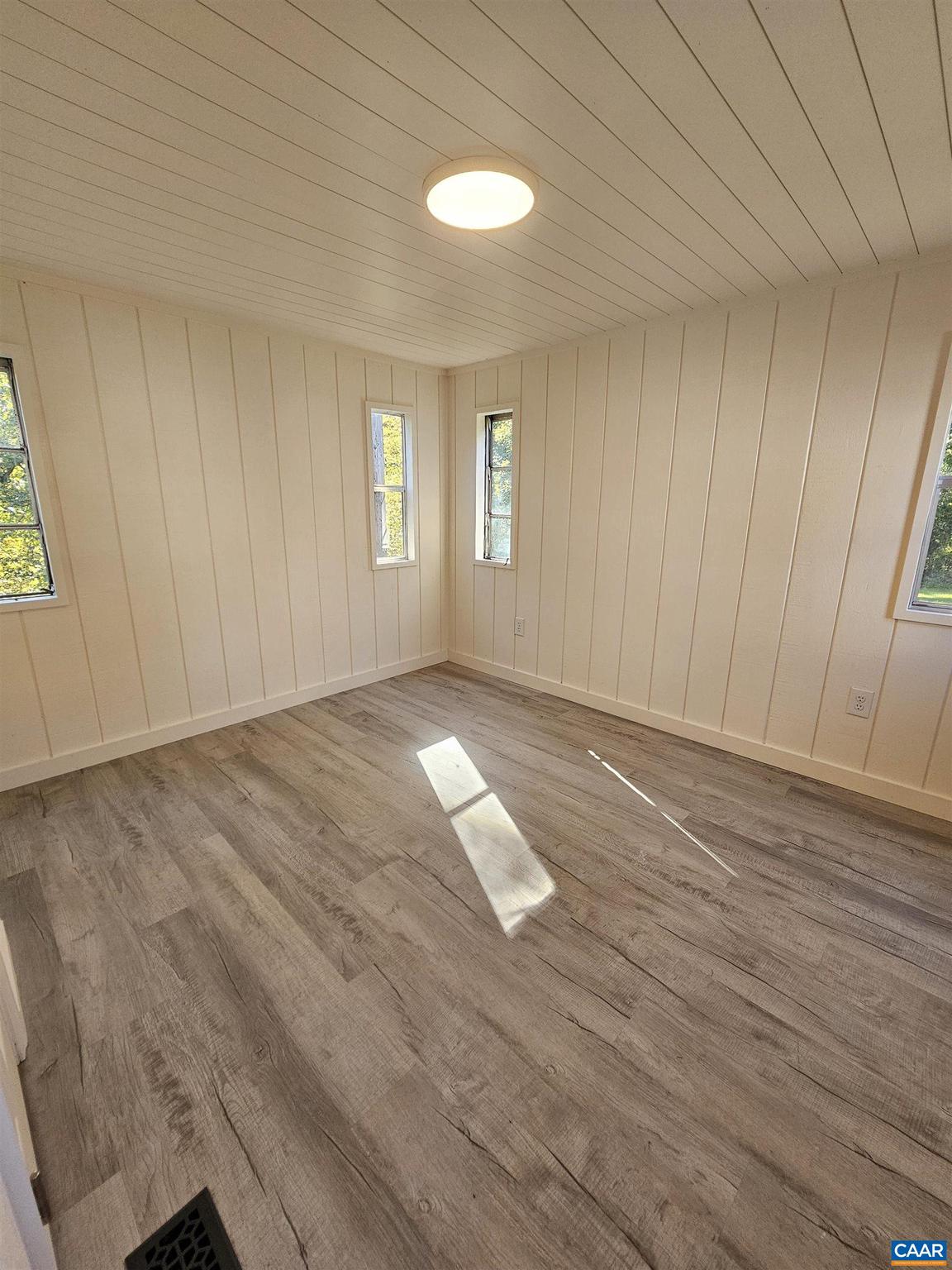 UNKNOWN - Residential Lease