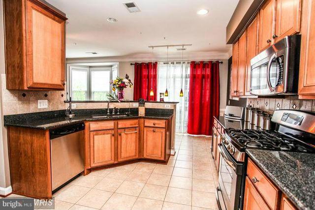 COPPERMINE CROSSING - Residential Lease