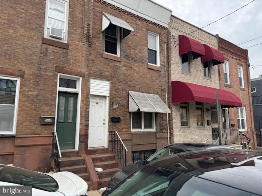 Three bedrooms, tile bathroom, Living room-dining room, eat in kitchen.
Full basement.

This home needs upgrading. Walking distance to Broad Street, Public transportation, super markets, shopping, Live casino, ect.....