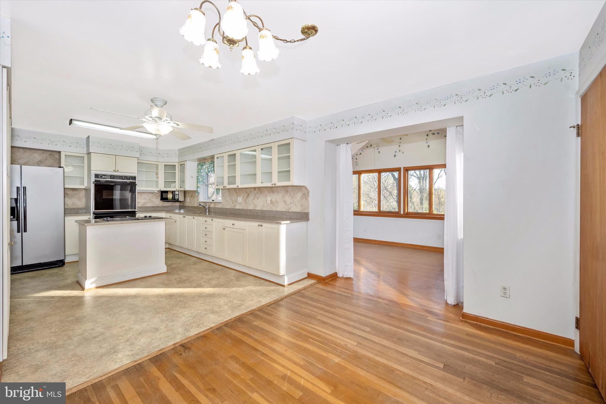 CALVERTON - Residential