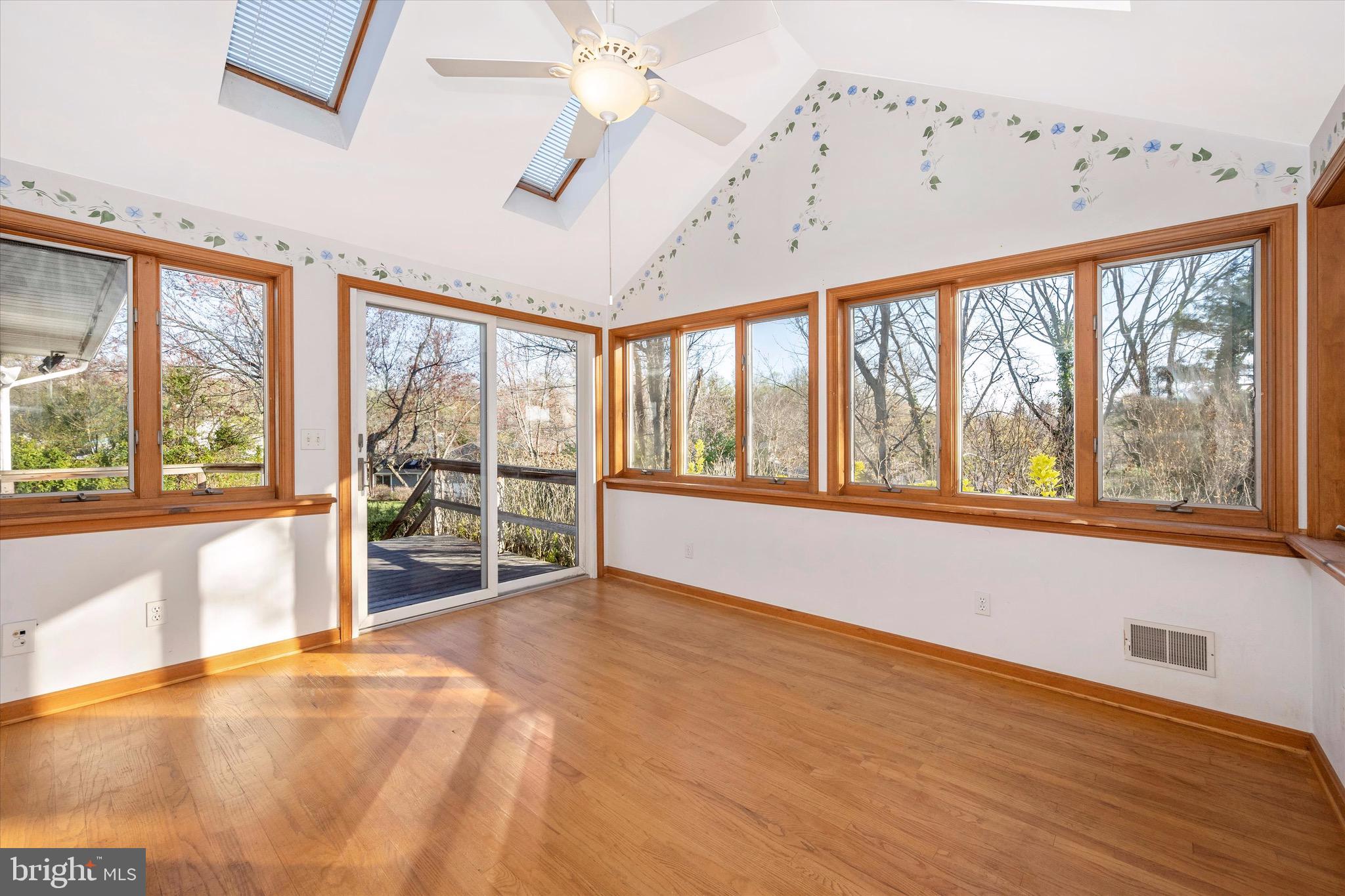 CALVERTON - Residential