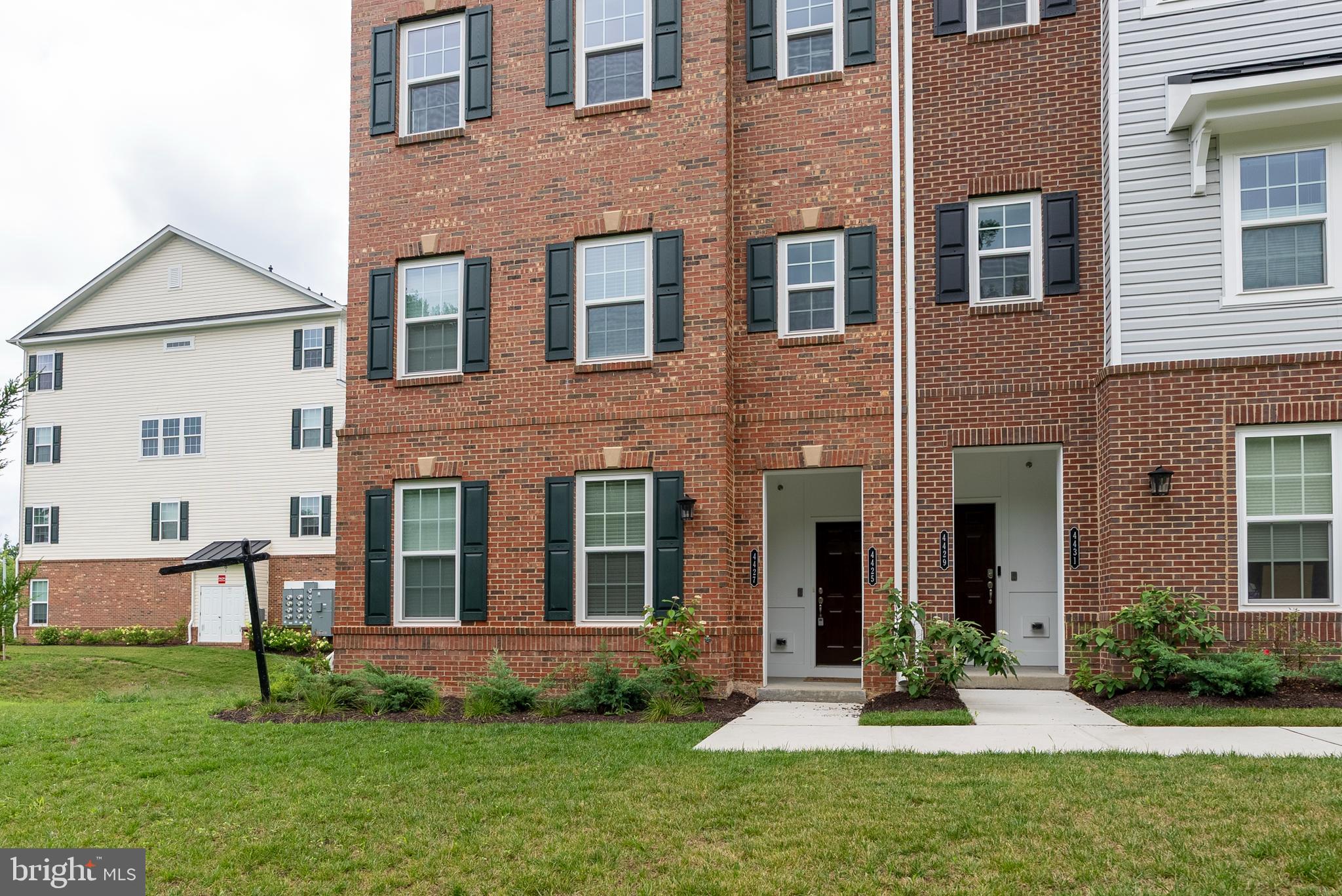 4425 POTTS COURT 596