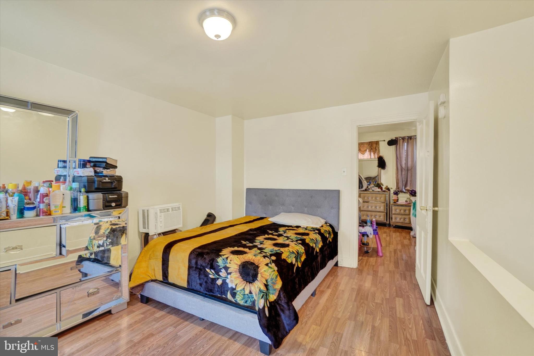 SOUTH QUEEN STREET - Residential