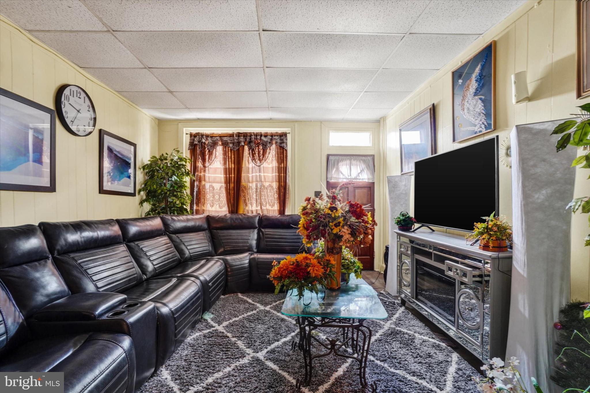 SOUTH QUEEN STREET - Residential