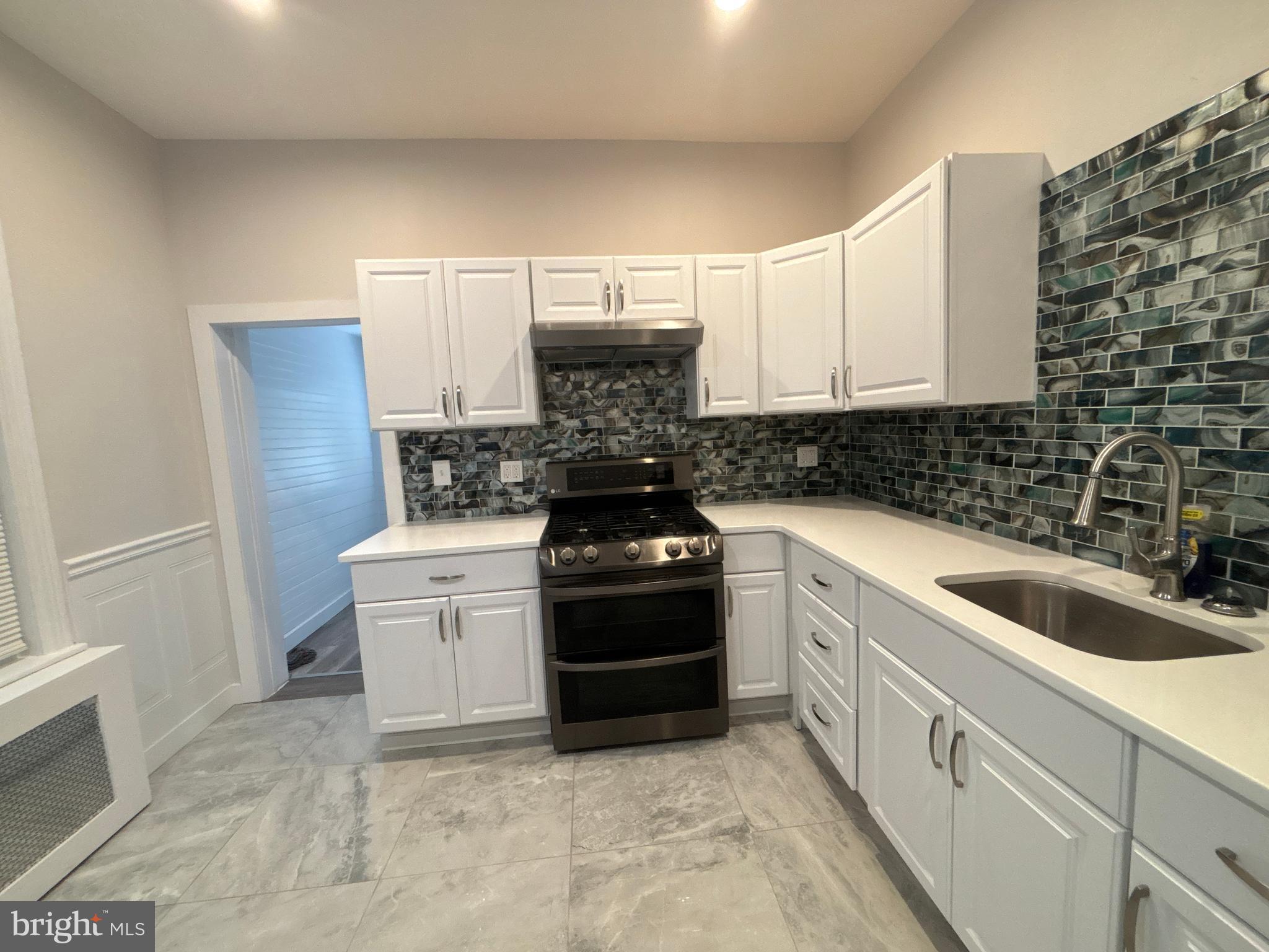 NORRISTOWN - Residential