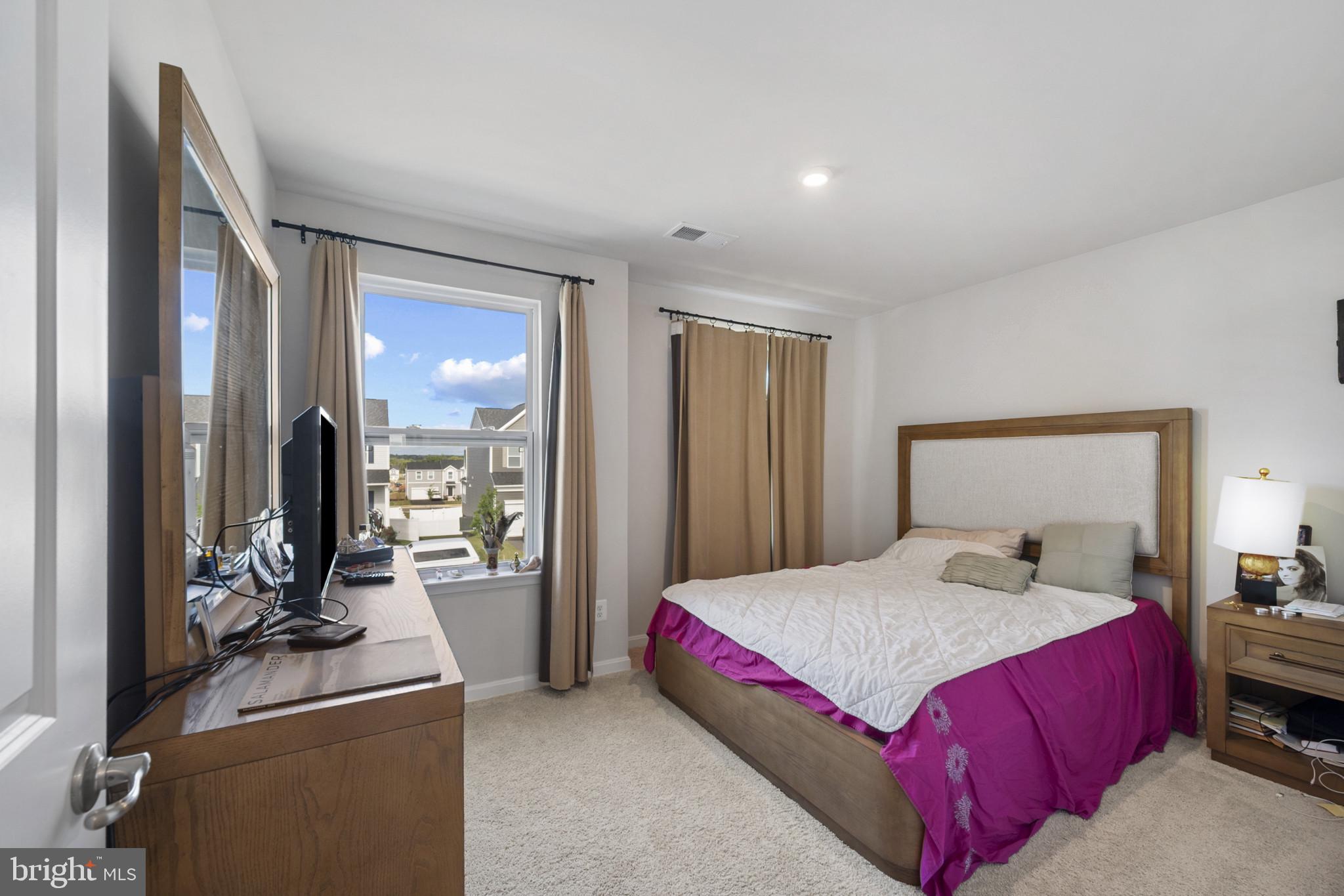 HUNTWELL WEST - Residential