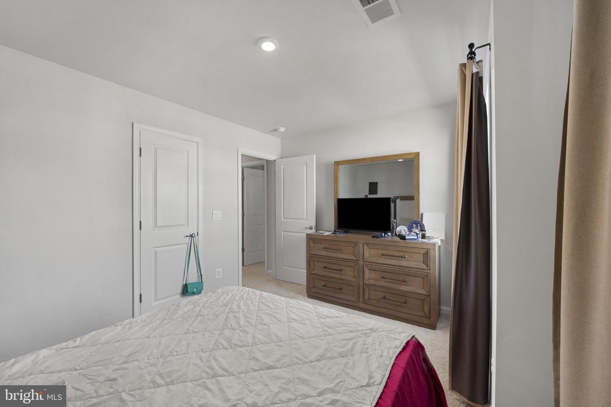 HUNTWELL WEST - Residential