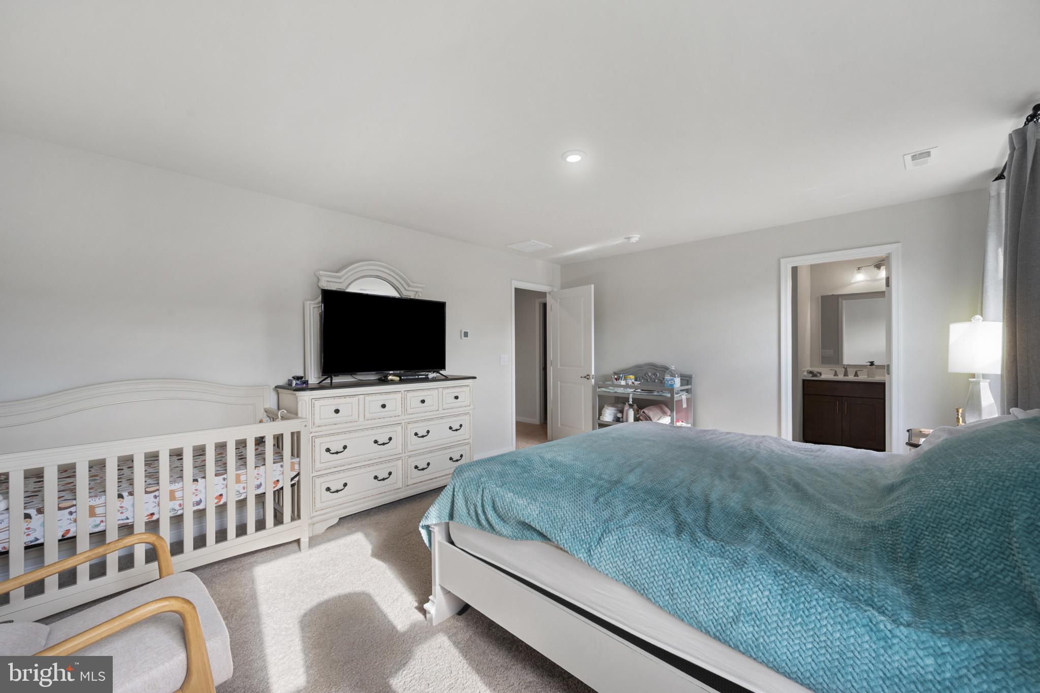 HUNTWELL WEST - Residential