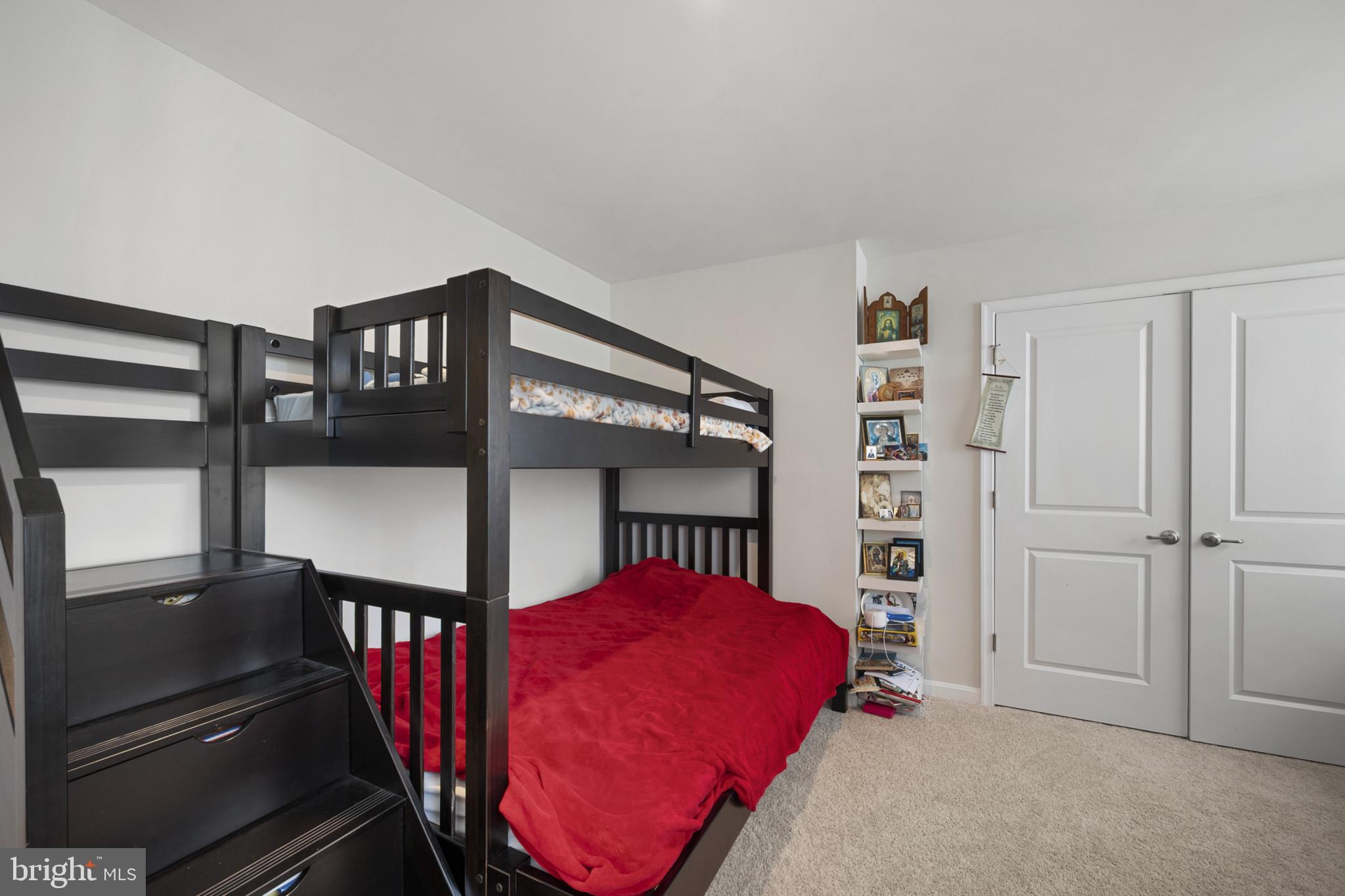 HUNTWELL WEST - Residential