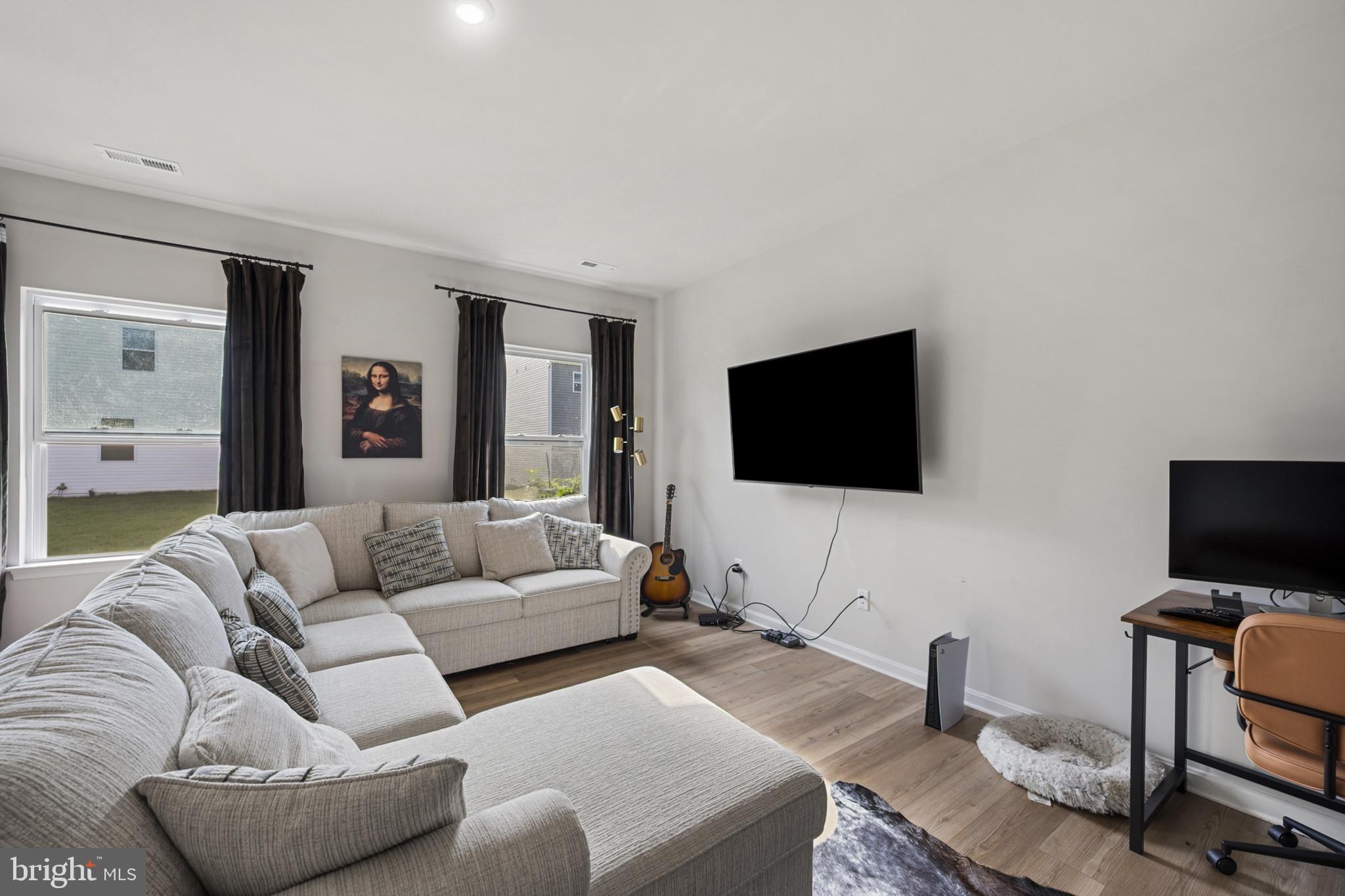 HUNTWELL WEST - Residential