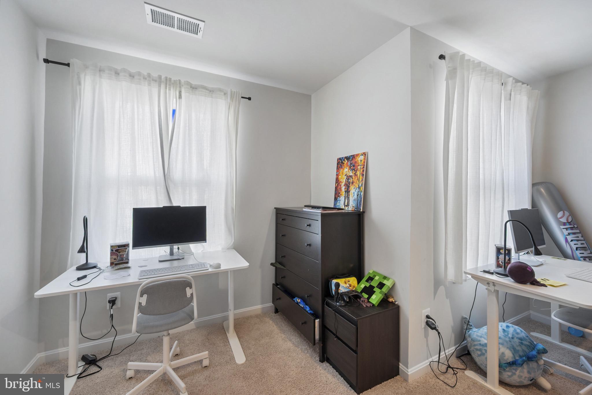 HUNTWELL WEST - Residential