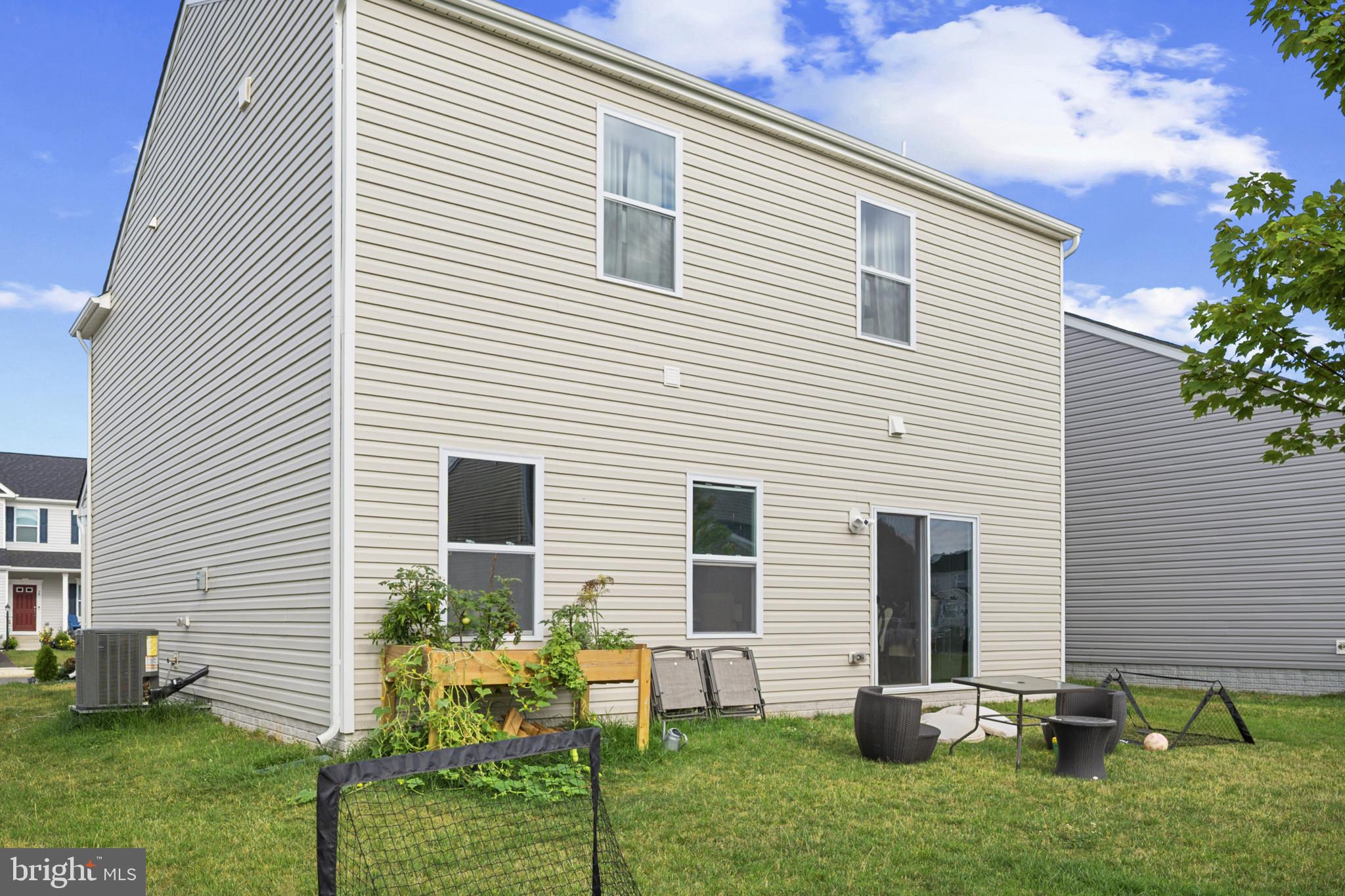 HUNTWELL WEST - Residential