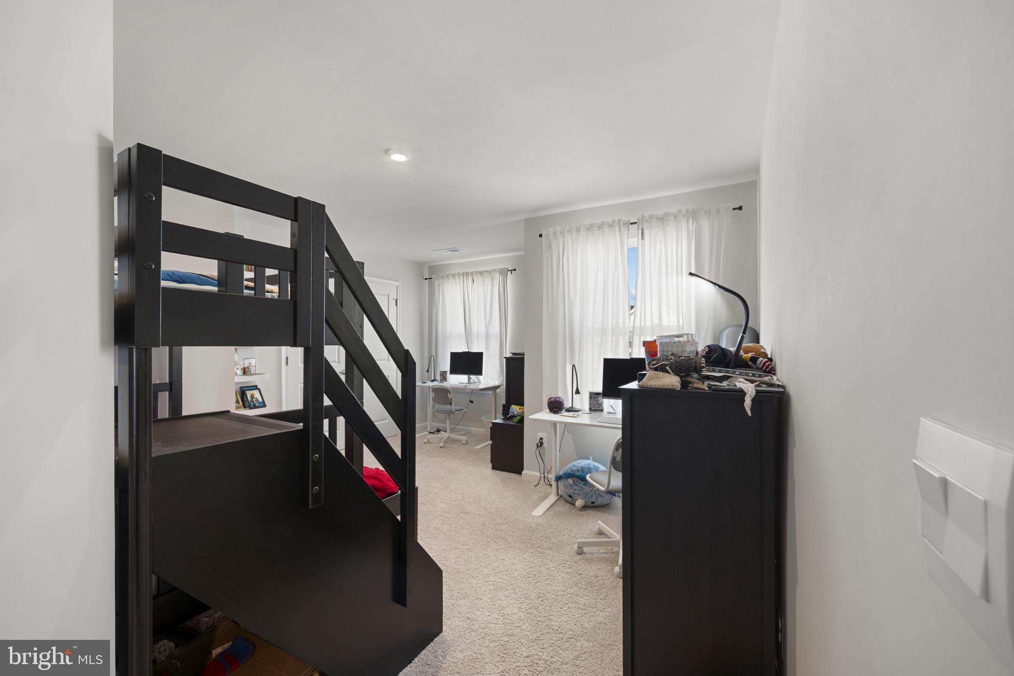 HUNTWELL WEST - Residential