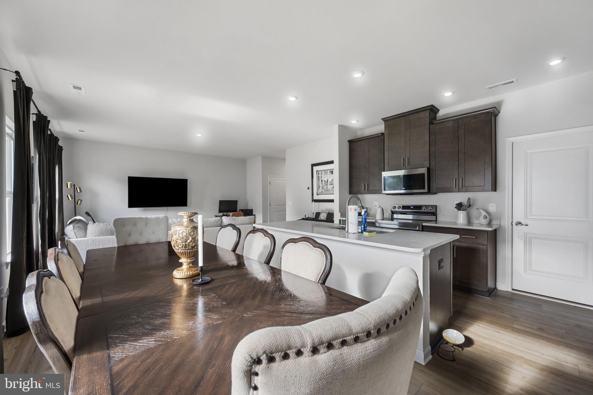 HUNTWELL WEST - Residential