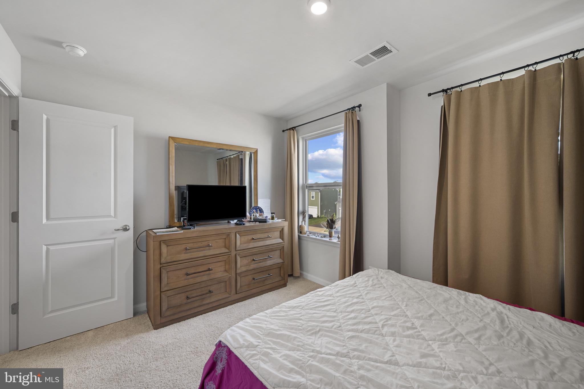 HUNTWELL WEST - Residential