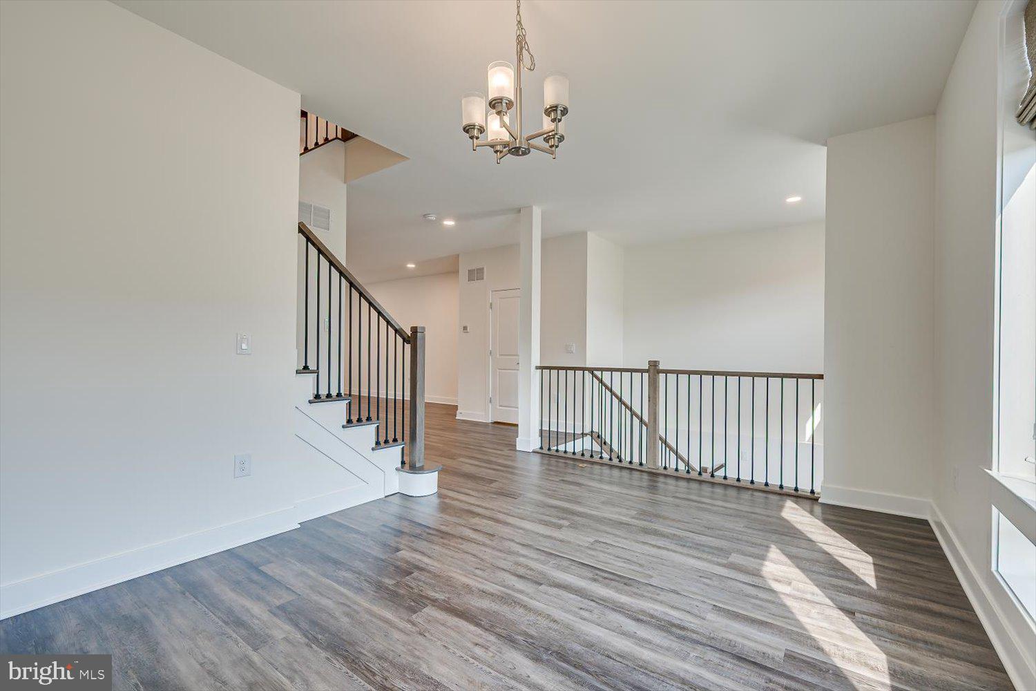 5 E HARTWICK DRIVE