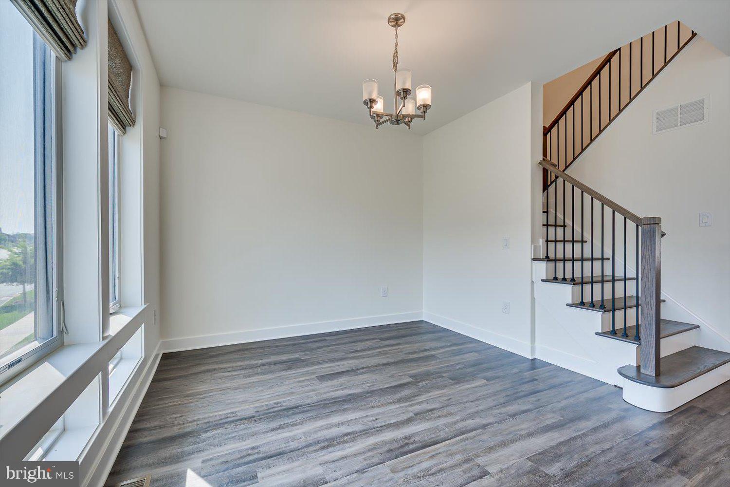5 E HARTWICK DRIVE