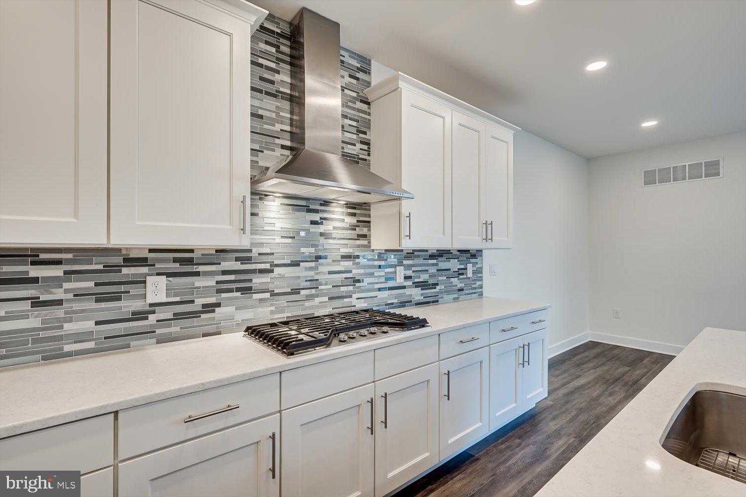 5 E HARTWICK DRIVE