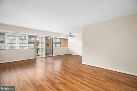 401 N Armistead Street Unit 309, Alexandria, VA MLS: VAAX2045464