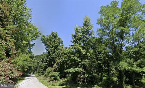 WOODLAWN STREET EDGEWATER MD 21037