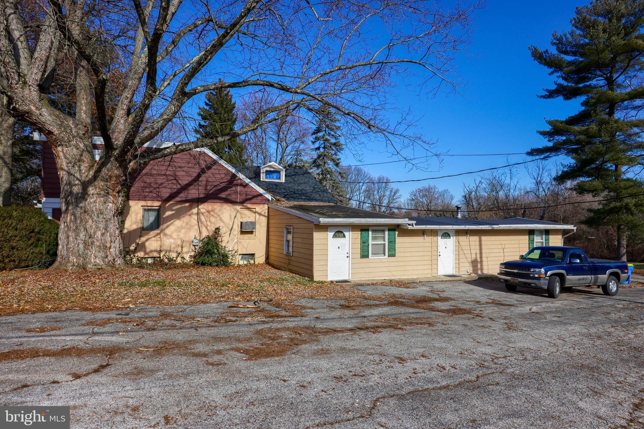 YORK TWP - Commercial Sale