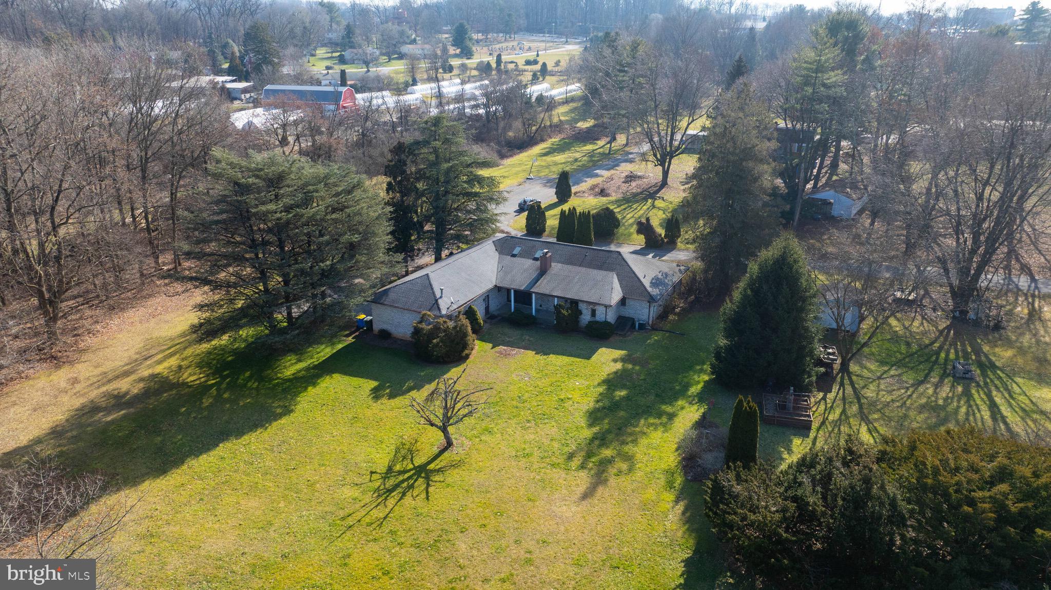 YORK TWP - Commercial Sale