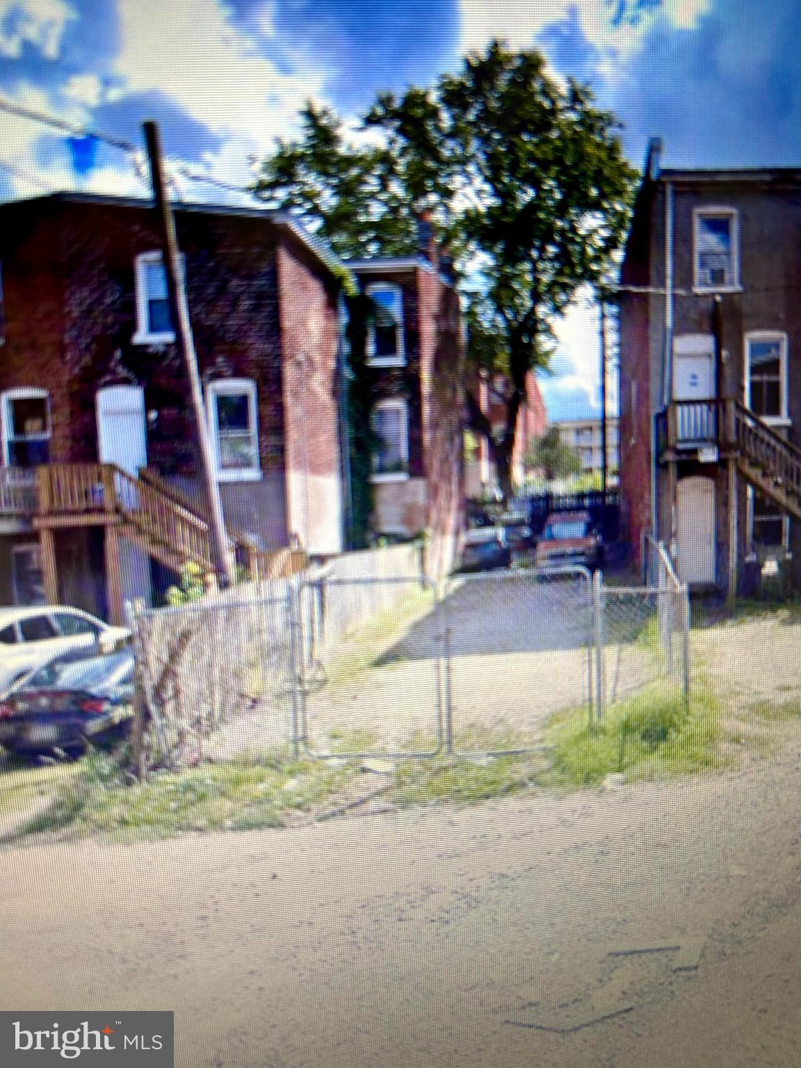1114.5 MARSHALL STREET W
