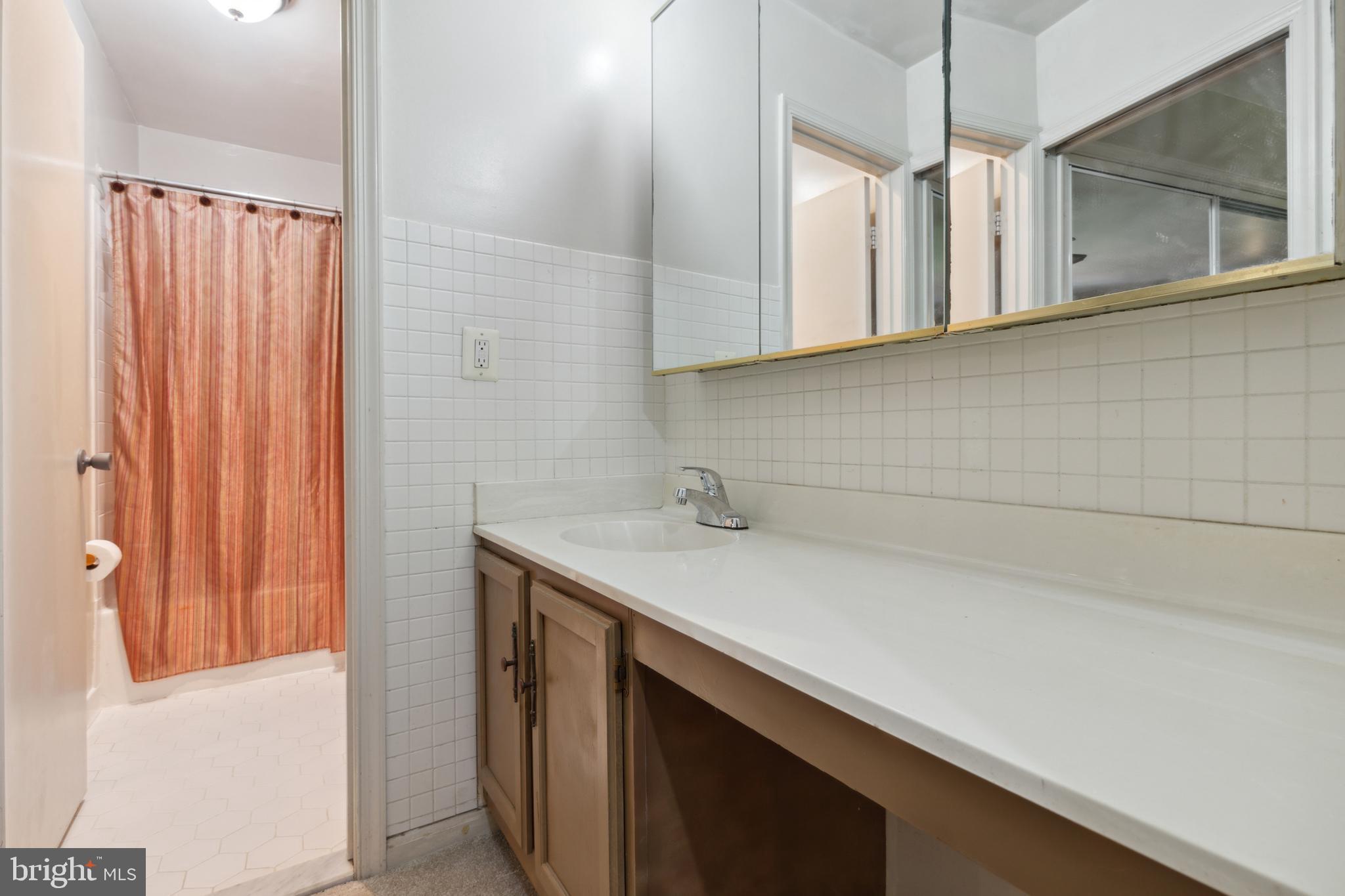 CROWNLEIGH - Residential