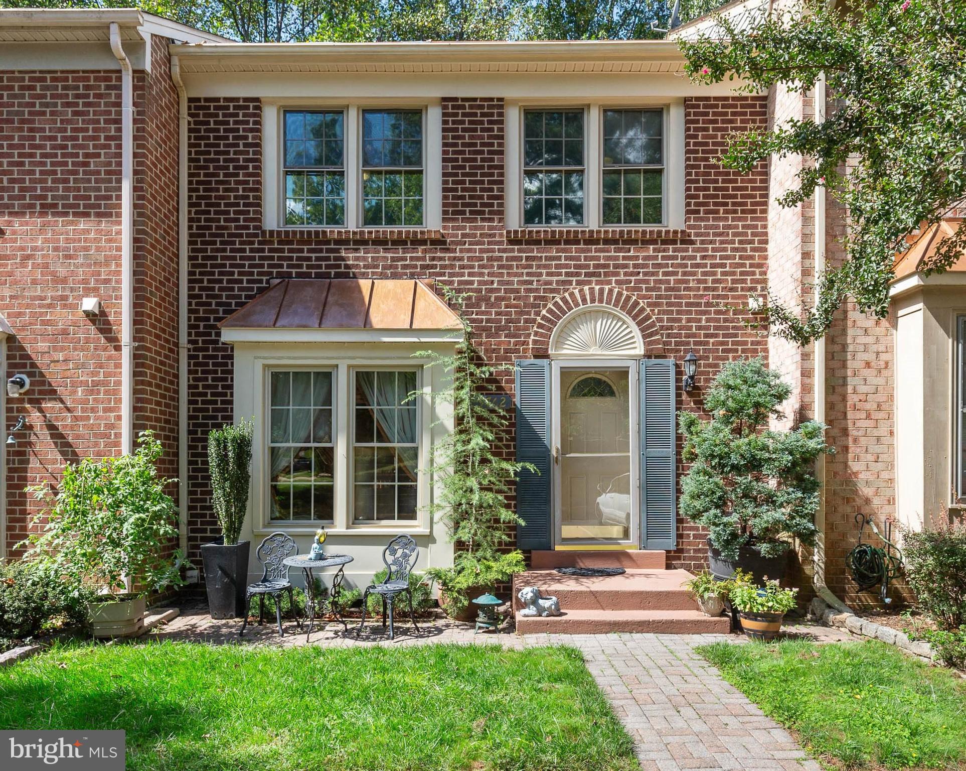 CROWNLEIGH - Residential