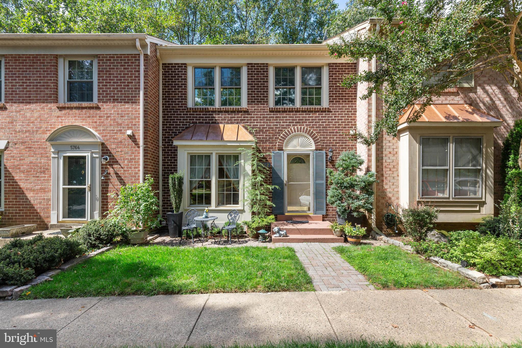 CROWNLEIGH - Residential