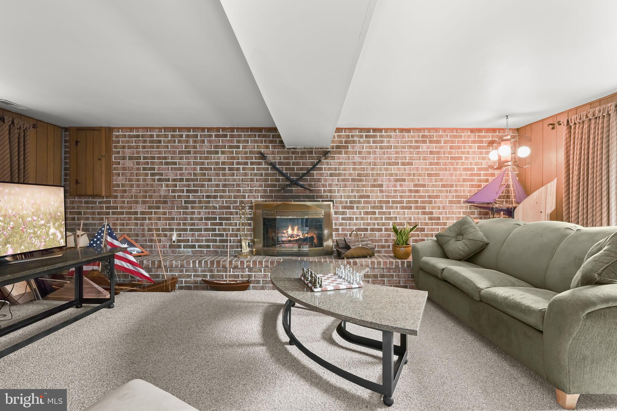 WOODBRIDGE VALLEY - Residential