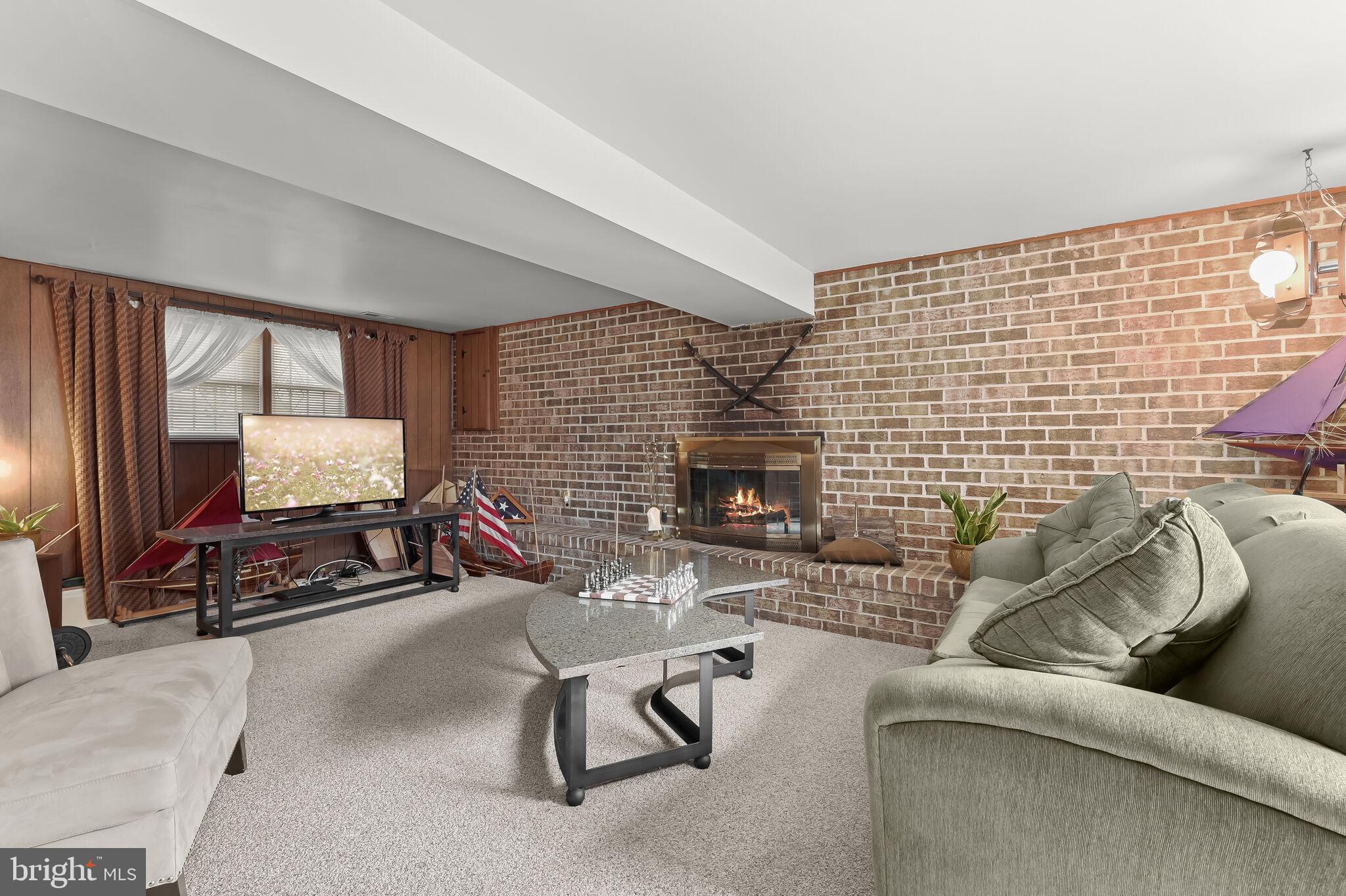 WOODBRIDGE VALLEY - Residential