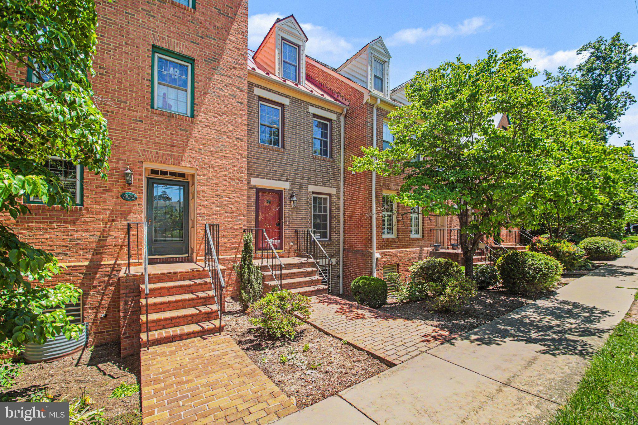 807 COLLEGE AVENUE
