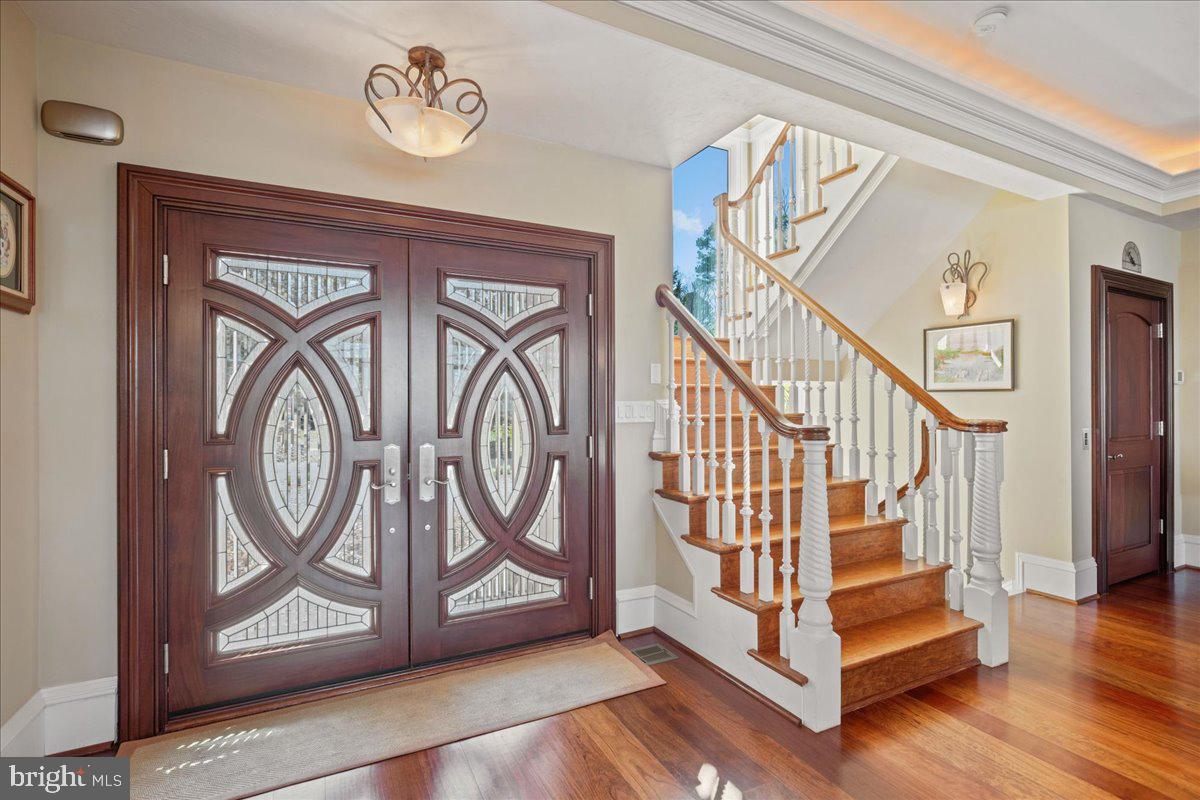 206 HARBOR DRIVE