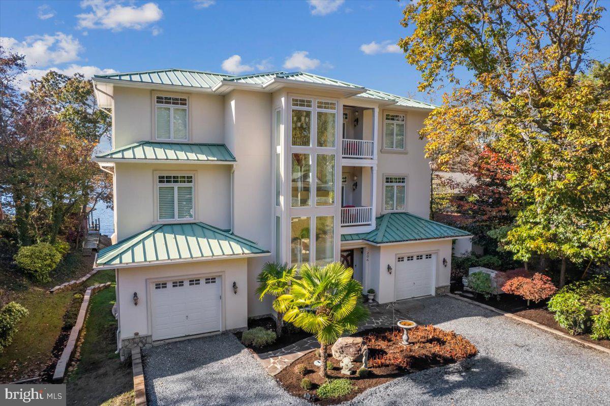 206 HARBOR DRIVE