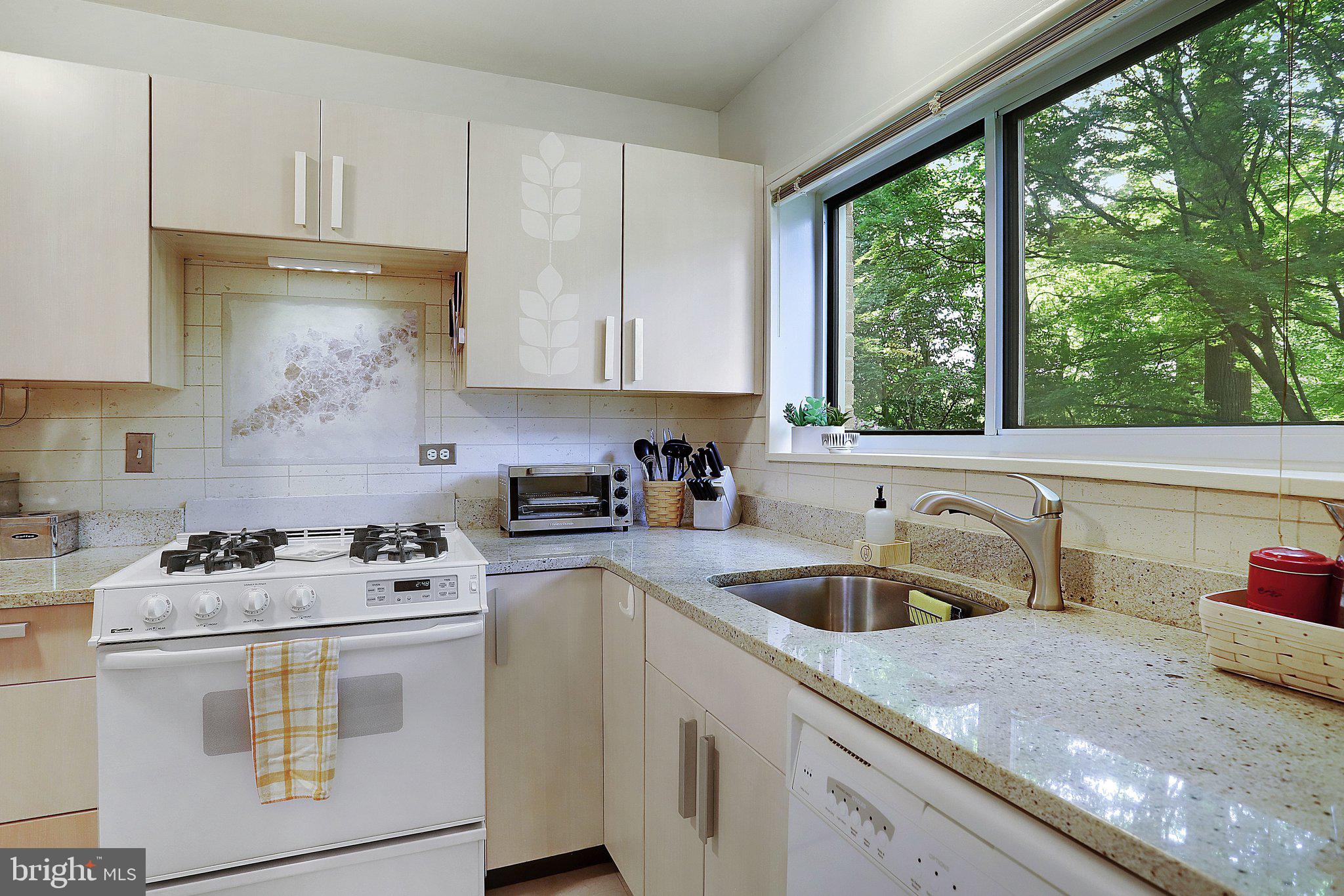 PARKSIDE CONDOMINIUMS - Residential