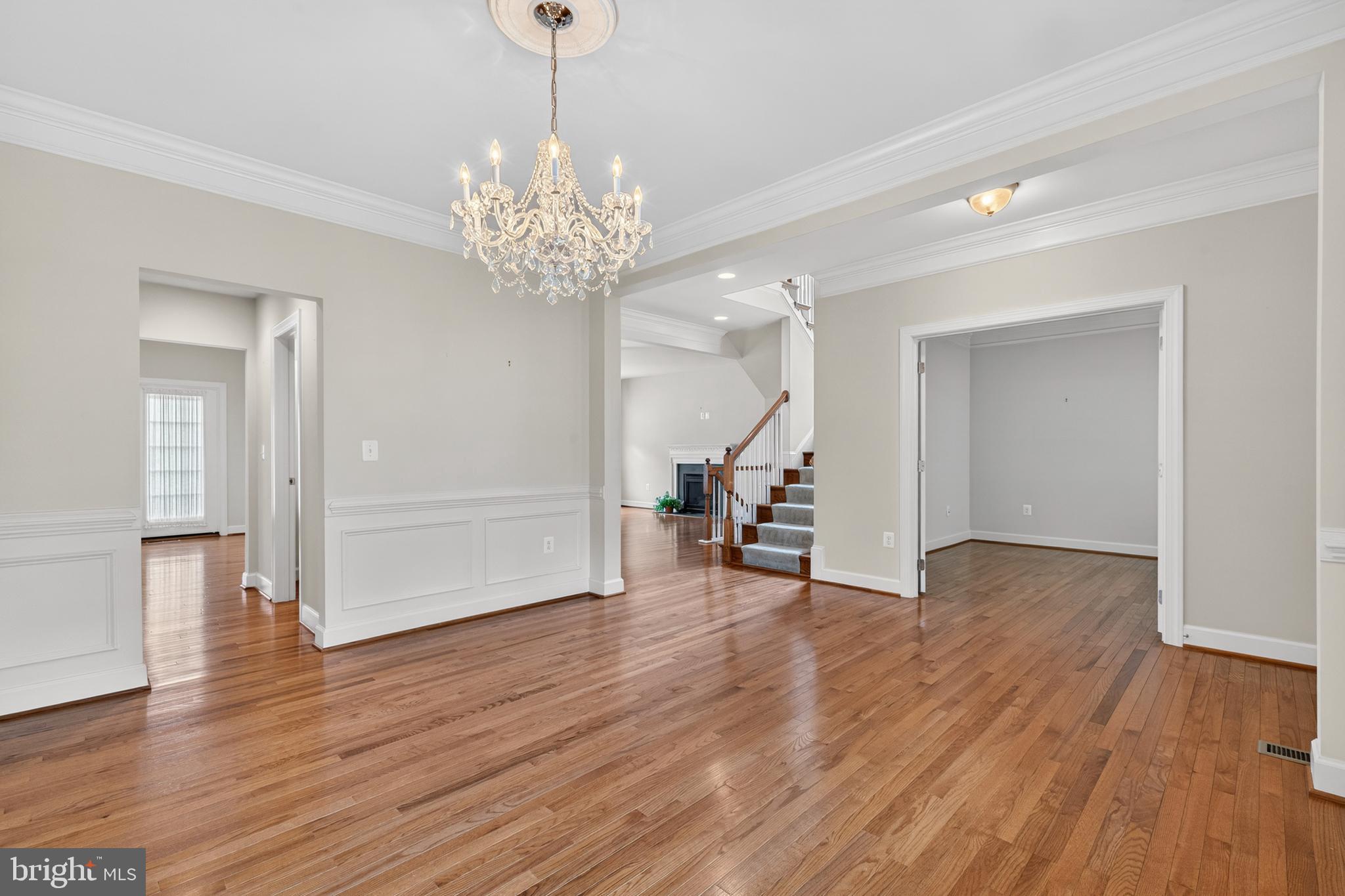 COLES RUN MANOR - Residential