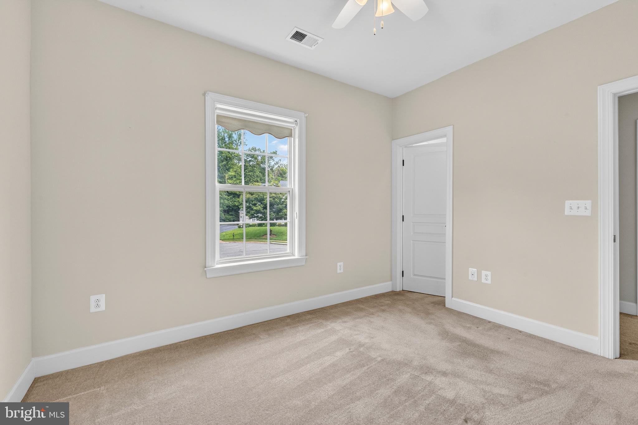 COLES RUN MANOR - Residential