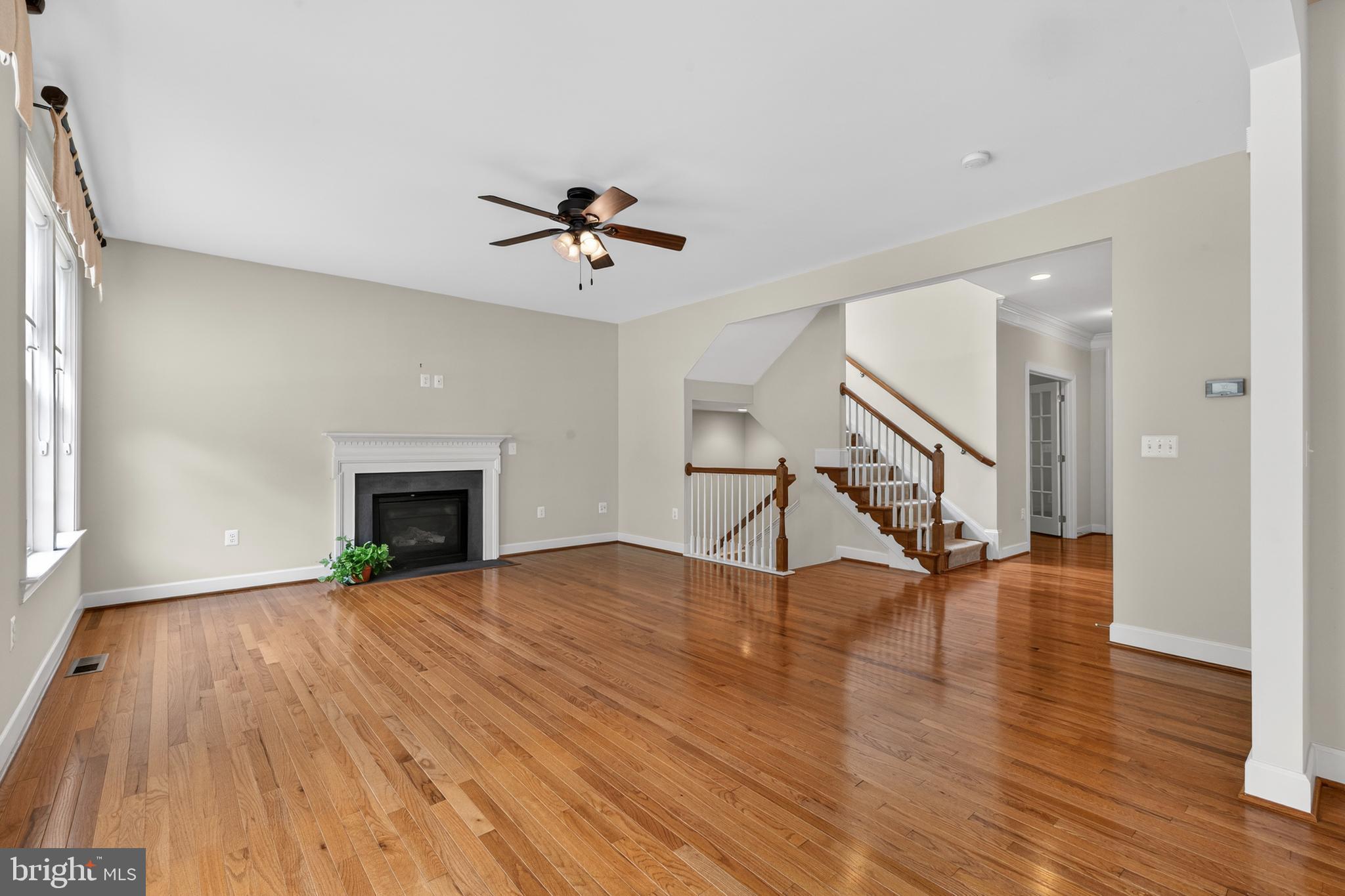 COLES RUN MANOR - Residential