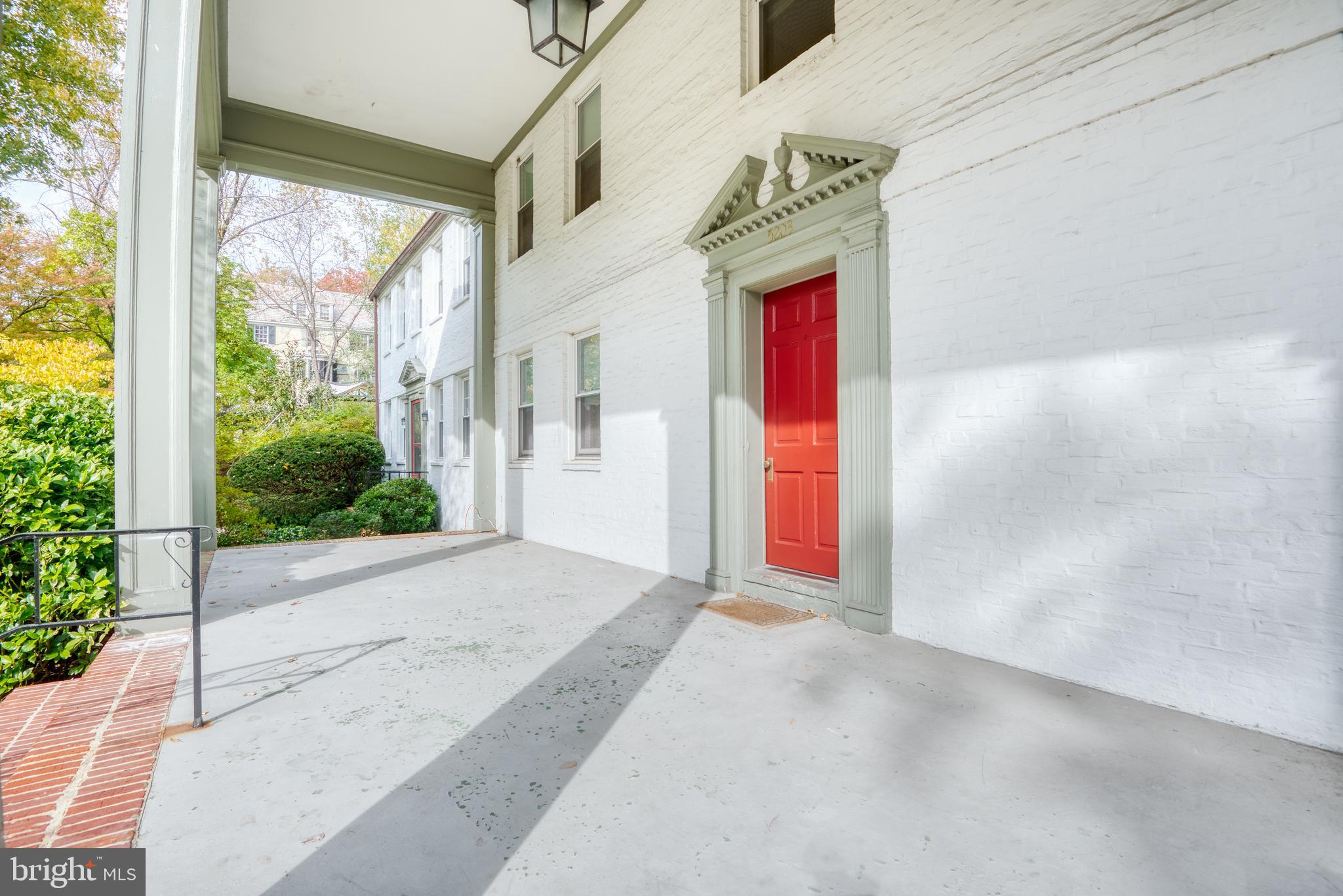 ROLAND PARK - Residential