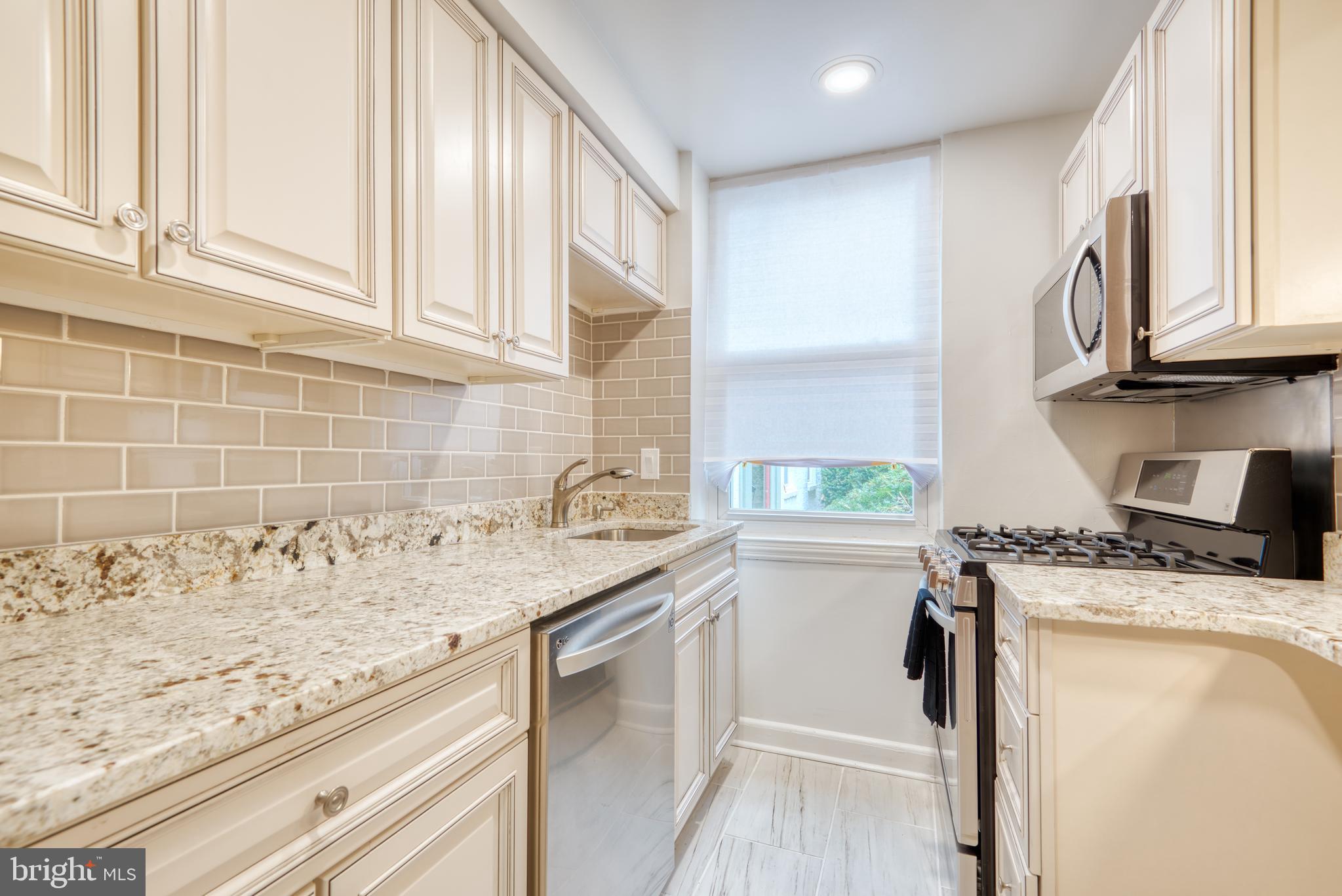 ROLAND PARK - Residential