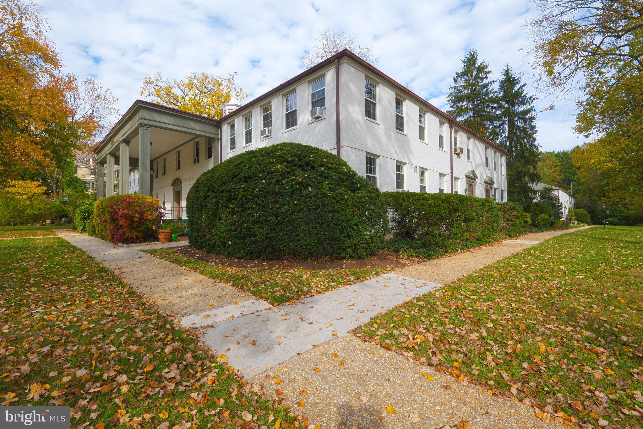 ROLAND PARK - Residential