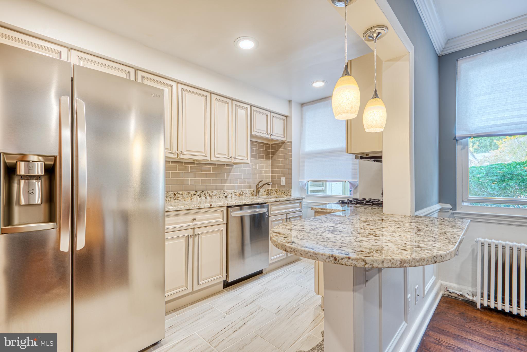 ROLAND PARK - Residential