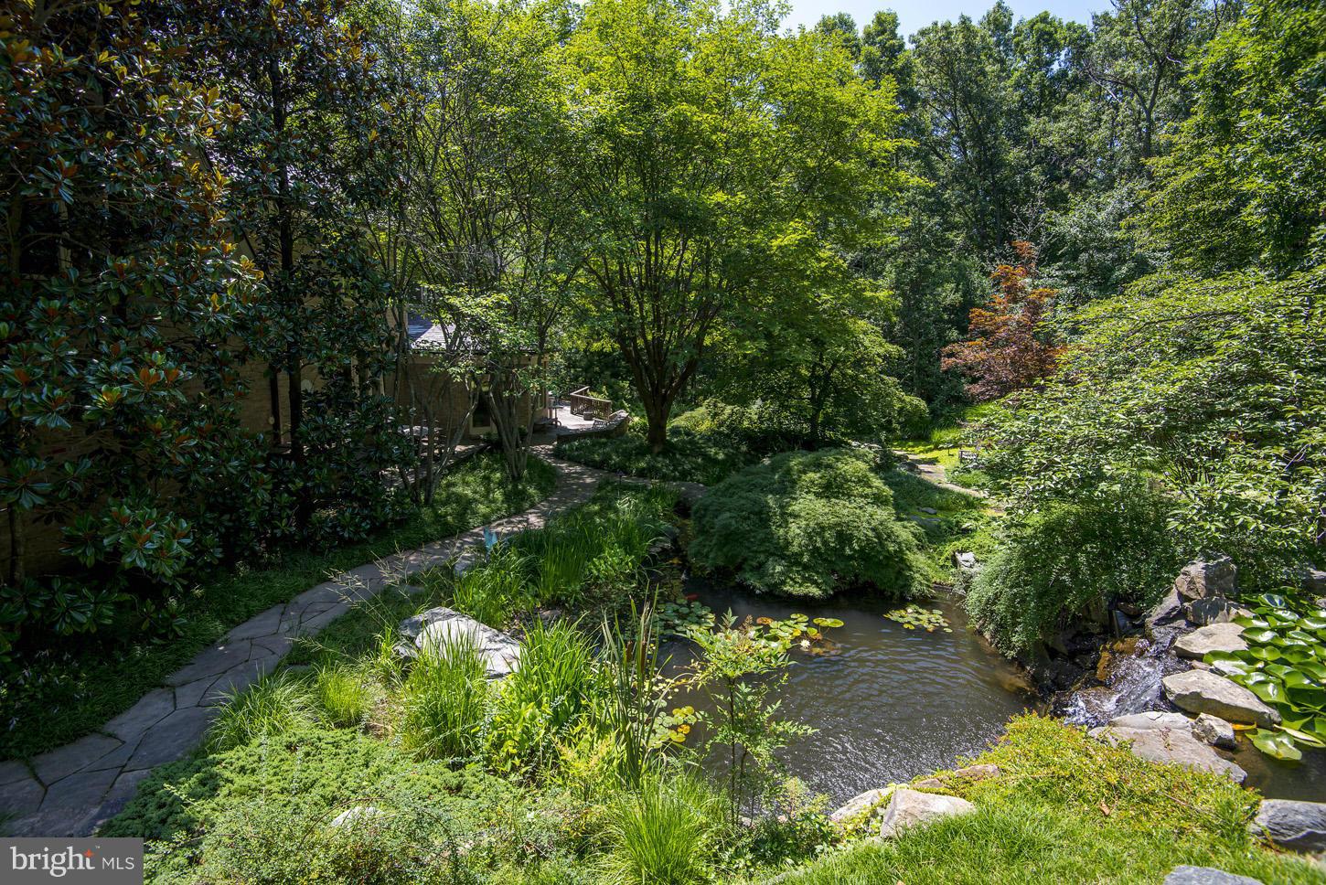 HUNTER'S CREST - Residential