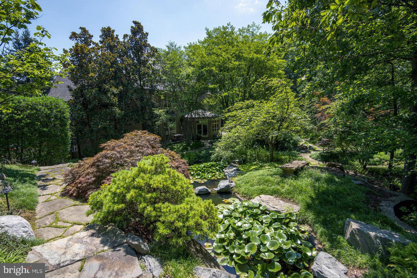 HUNTER'S CREST - Residential