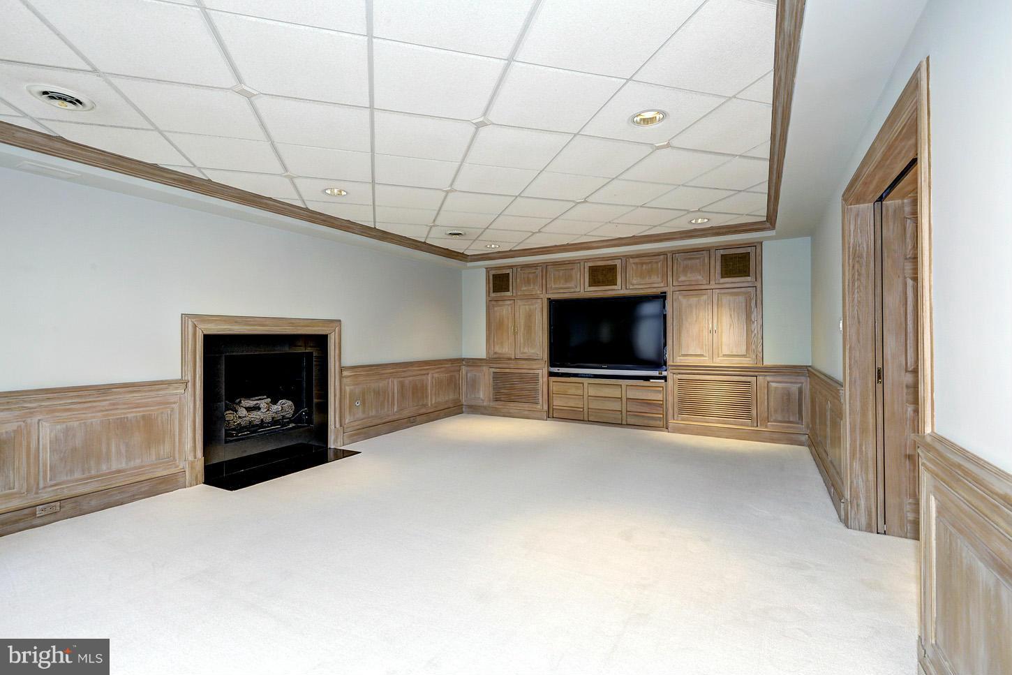 HUNTER'S CREST - Residential